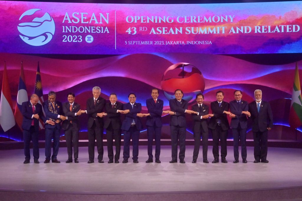 Presiden Joko Widodo buka Opening Ceremony KTT ASEAN ke 43 Presiden Joko Widodo buka Opening Ceremony KTT ASEAN ke 43