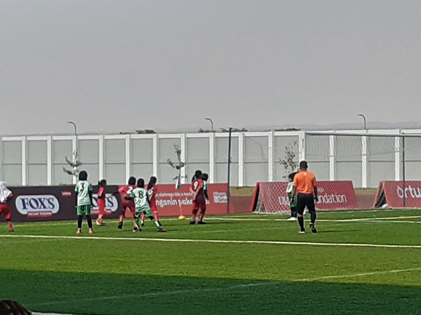Sejumlah pemain timnas putri meriahkan exhibition match di Supersoccer Arena Rendeng Kudus Sejumlah pemain timnas putri meriahkan exhibition match di Supersoccer Arena Rendeng Kudus