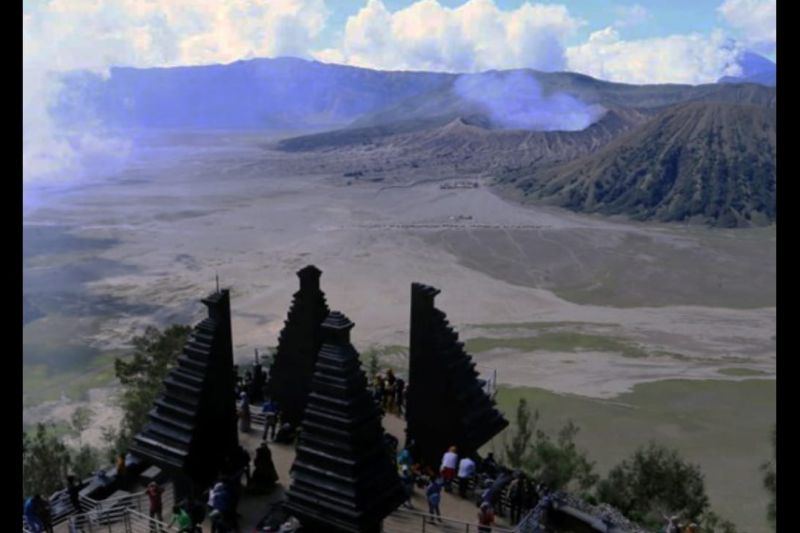 Wisatawan bisa menikmati keindahan Bromo di Seruni Point Wisatawan bisa menikmati keindahan Bromo di Seruni Point