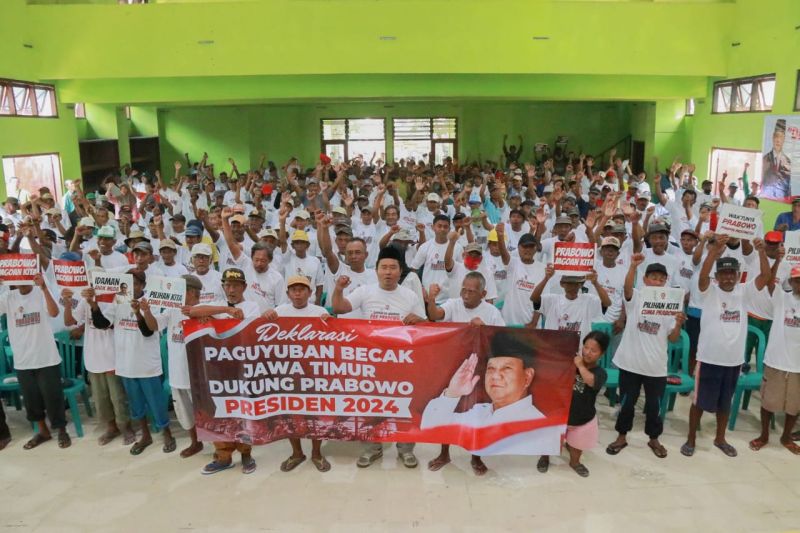 Ratusan tukang becak Jatim deklarasi dukung Prabowo di Pilpres 2024 Ratusan tukang becak Jatim deklarasi dukung Prabowo di Pilpres 2024