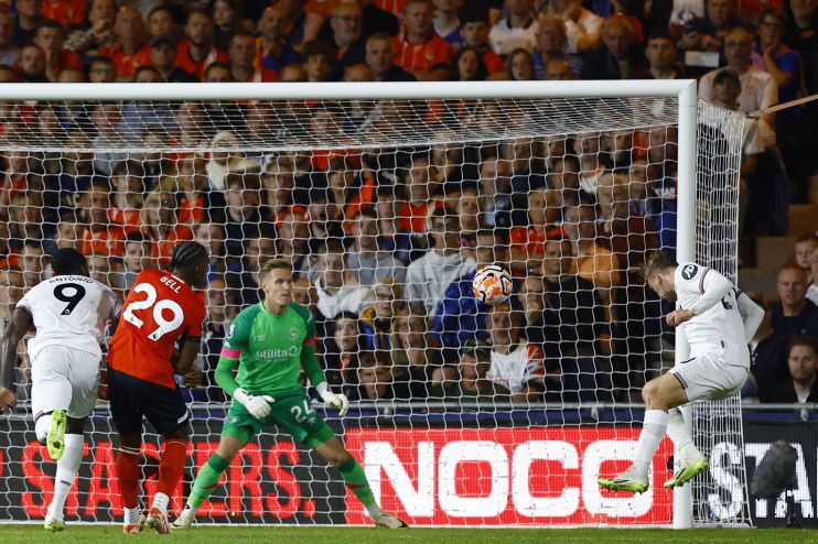 West Ham puncaki klasemen setelah menang 2-1 di kandang Luton West Ham puncaki klasemen setelah menang 2-1 di kandang Luton
