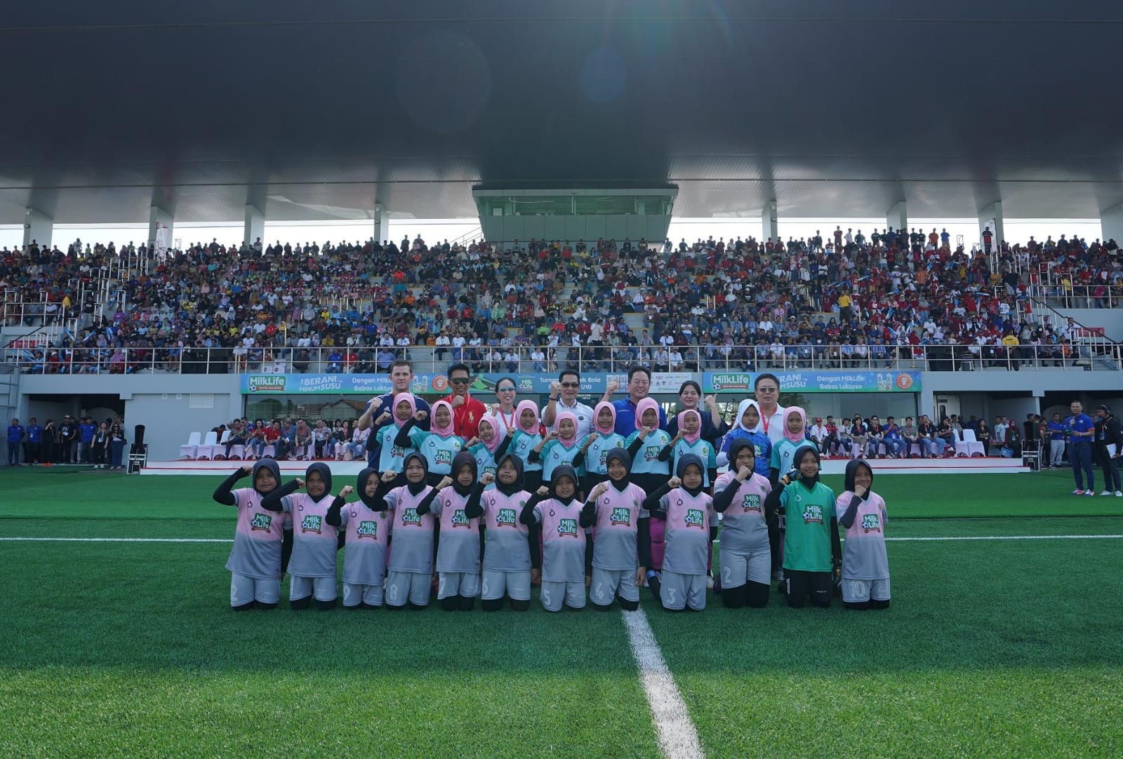 SD 2 Rendeng Kudus dan SDUT Bumi Kartini Jepara juara MilkLife Soccer Challenge Batch 2