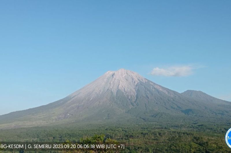 Gunung Semeru masih alami gempa erupsi Gunung Semeru masih alami gempa erupsi