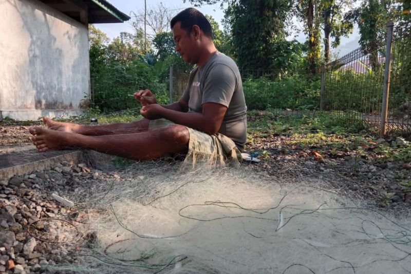 Hasil tangkapan nelayan di Danau Maninjau berkurang dampak pencemaran Hasil tangkapan nelayan di Danau Maninjau berkurang dampak pencemaran