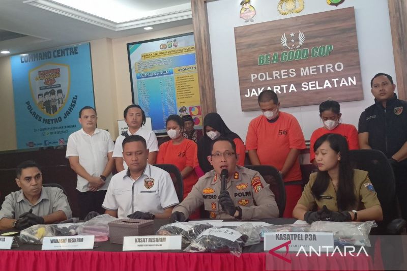 Polisi temukan fakta baru kasus siswi lompat dari gedung SD Polisi temukan fakta baru kasus siswi lompat dari gedung SD