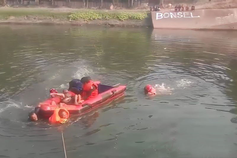 Petugas temukan bocah laki-laki tewas di pintu air KBT Jakarta Timur