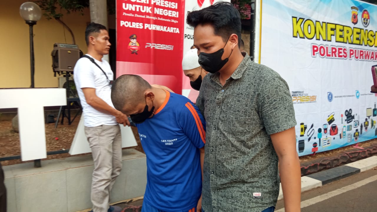 Gelapkan uang perusahaan untuk judi online, karyawan diamankan petugas Gelapkan uang perusahaan untuk judi online, karyawan diamankan petugas