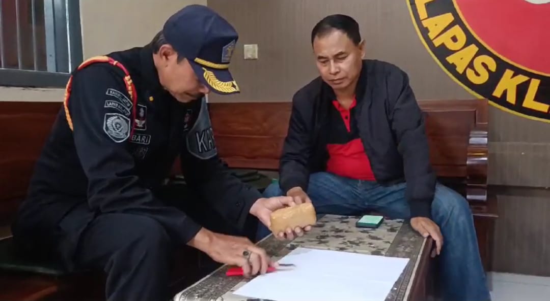 Petugas LP Kelas I Lowokwaru gagalkan penyelundupan ganja modus pelemparan Petugas LP Kelas I Lowokwaru gagalkan penyelundupan ganja modus pelemparan