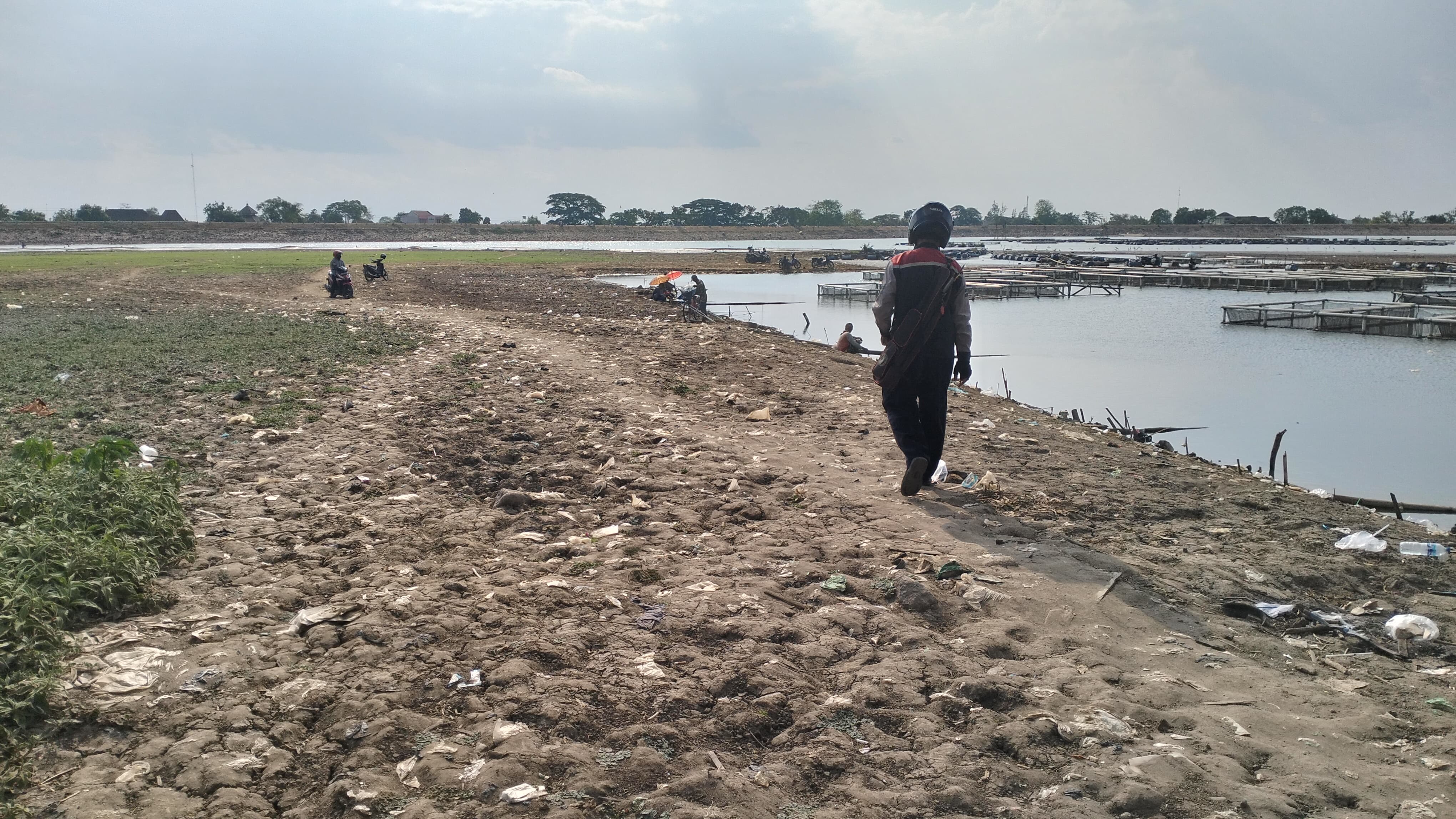 Jadwal pemeliharaan saluran Dam Colo membuat petani khawatir lahan mengering Jadwal pemeliharaan saluran Dam Colo membuat petani khawatir lahan mengering