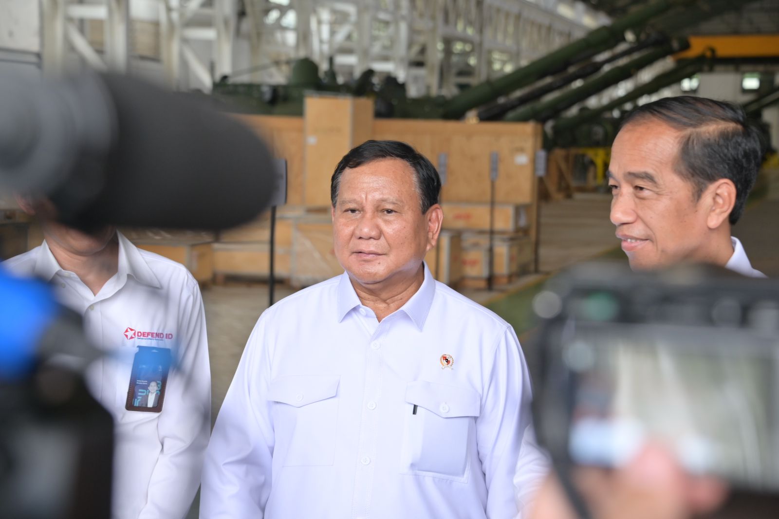 Menhan Prabowo dampingi Presiden RI tinjau PT Pindad di Bandung Menhan Prabowo dampingi Presiden RI tinjau PT Pindad di Bandung