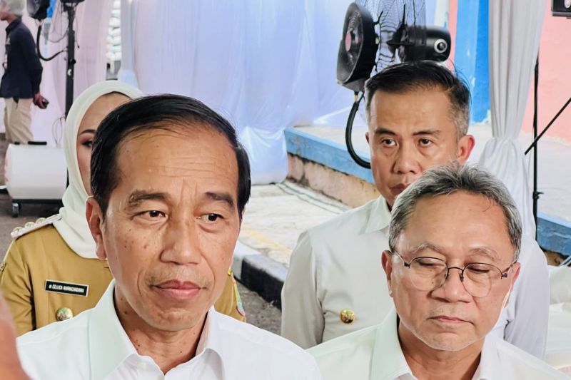 Jokowi katakan pengerjaan kereta semicepat Jakarta-Surabaya tergantung studi Jokowi katakan pengerjaan kereta semicepat Jakarta-Surabaya tergantung studi