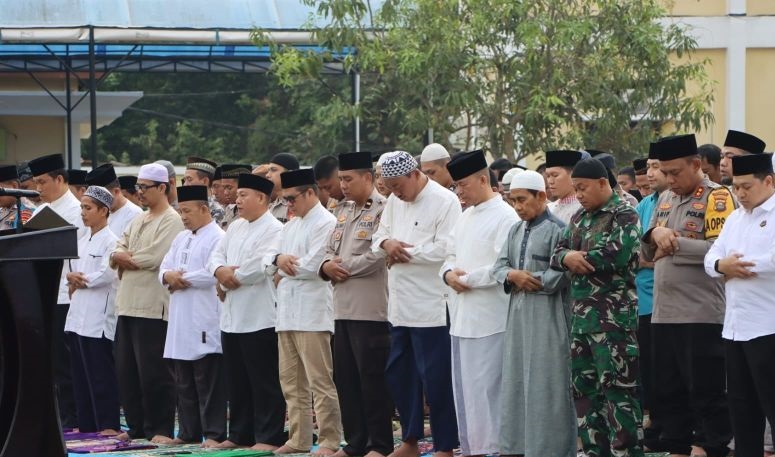 Pemkab OKU gelar Shalat Istisqa memohon hujan Pemkab OKU gelar Shalat Istisqa memohon hujan