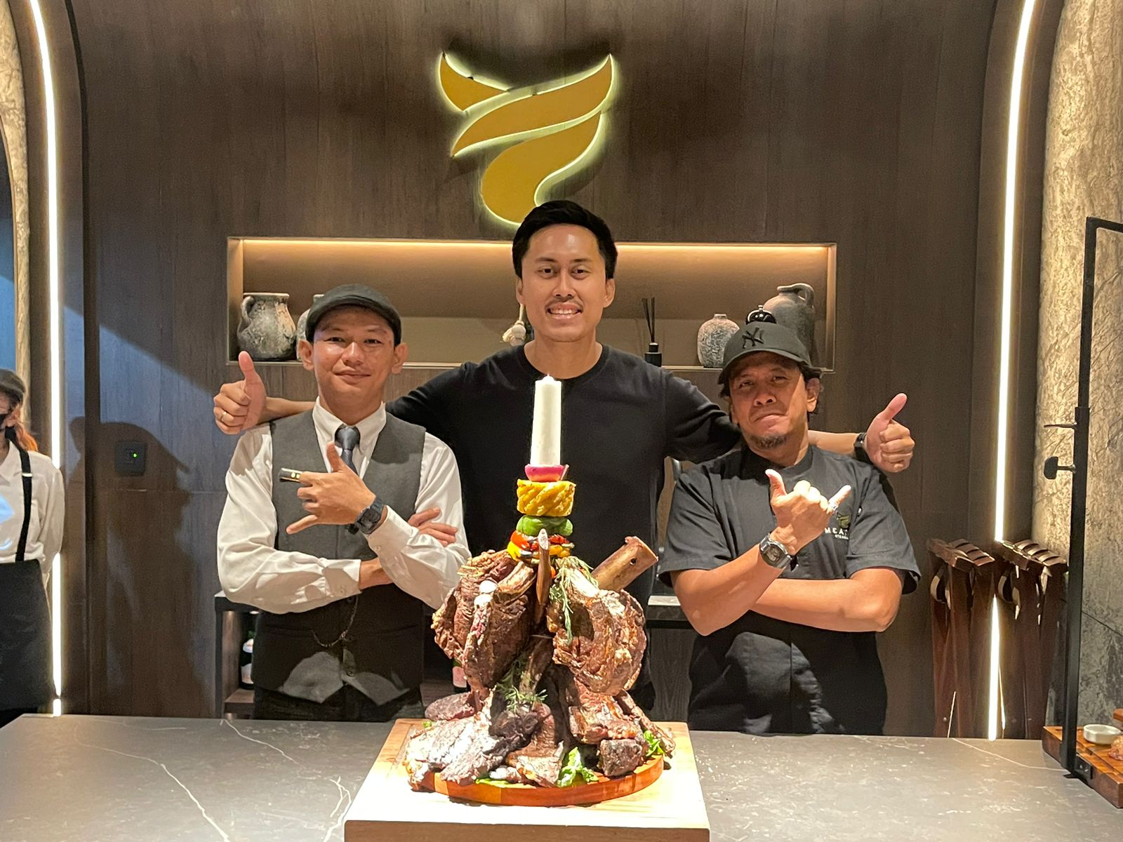 Dimas Ramadhan atau Dimsthemeatguy sukses ngonten dirikanMeatguy Steakhouse Dimas Ramadhan atau Dimsthemeatguy sukses ngonten dirikanMeatguy Steakhouse