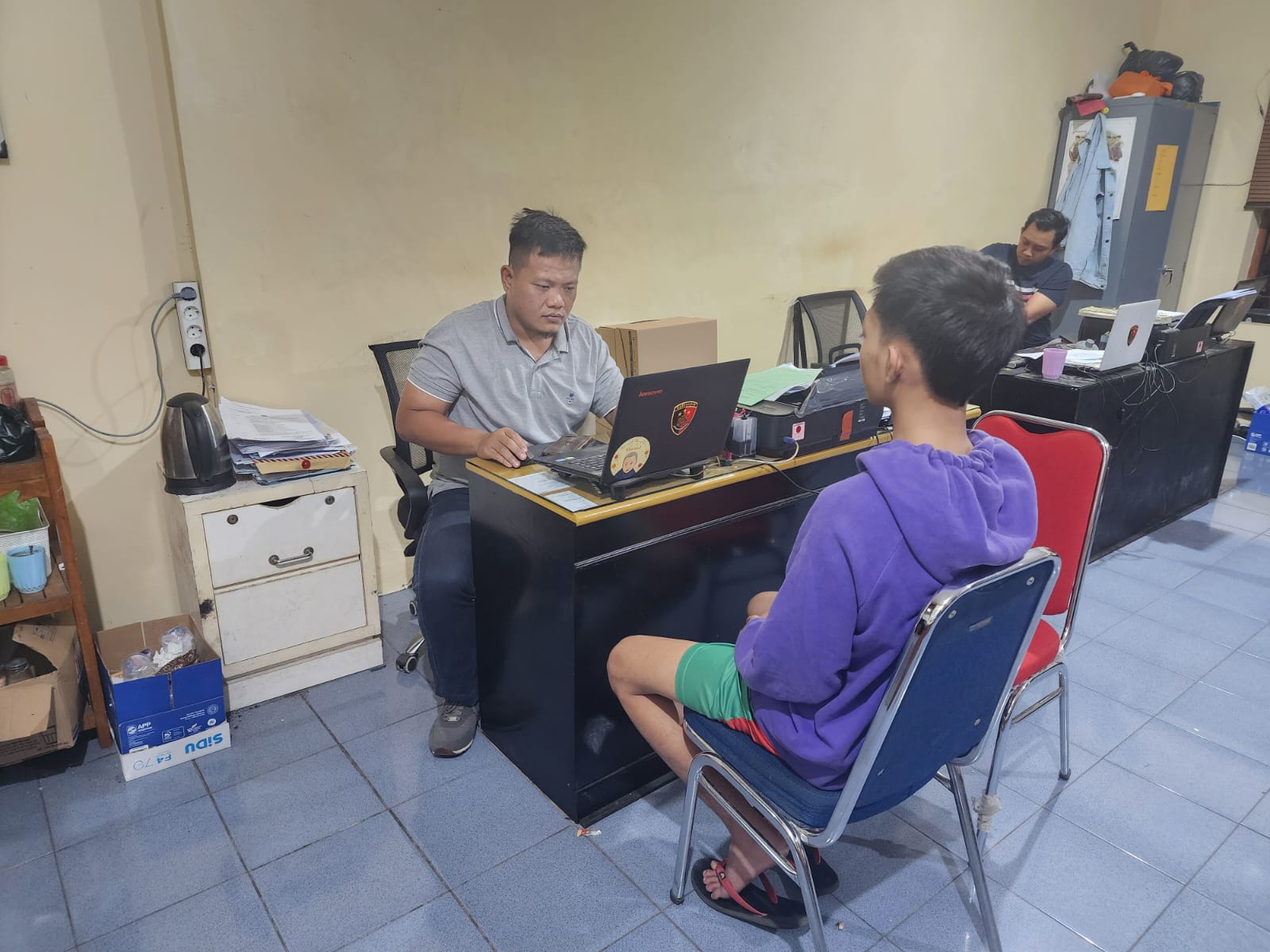 Satreskrim Polres Salatiga bekuk 4 pelaku pengeroyokan hingga korban meninggal dunia Satreskrim Polres Salatiga bekuk 4 pelaku pengeroyokan hingga korban meninggal dunia
