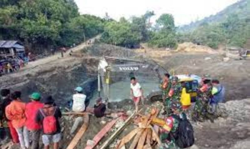 Penambang emas ilegal di Riau tewas tertimbun longsor