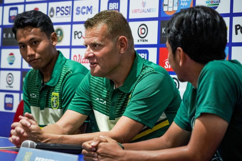 Josep Gombau nyatakan Persebaya siap hadapi pemuncak klasemen Liga 1 Josep Gombau nyatakan Persebaya siap hadapi pemuncak klasemen Liga 1