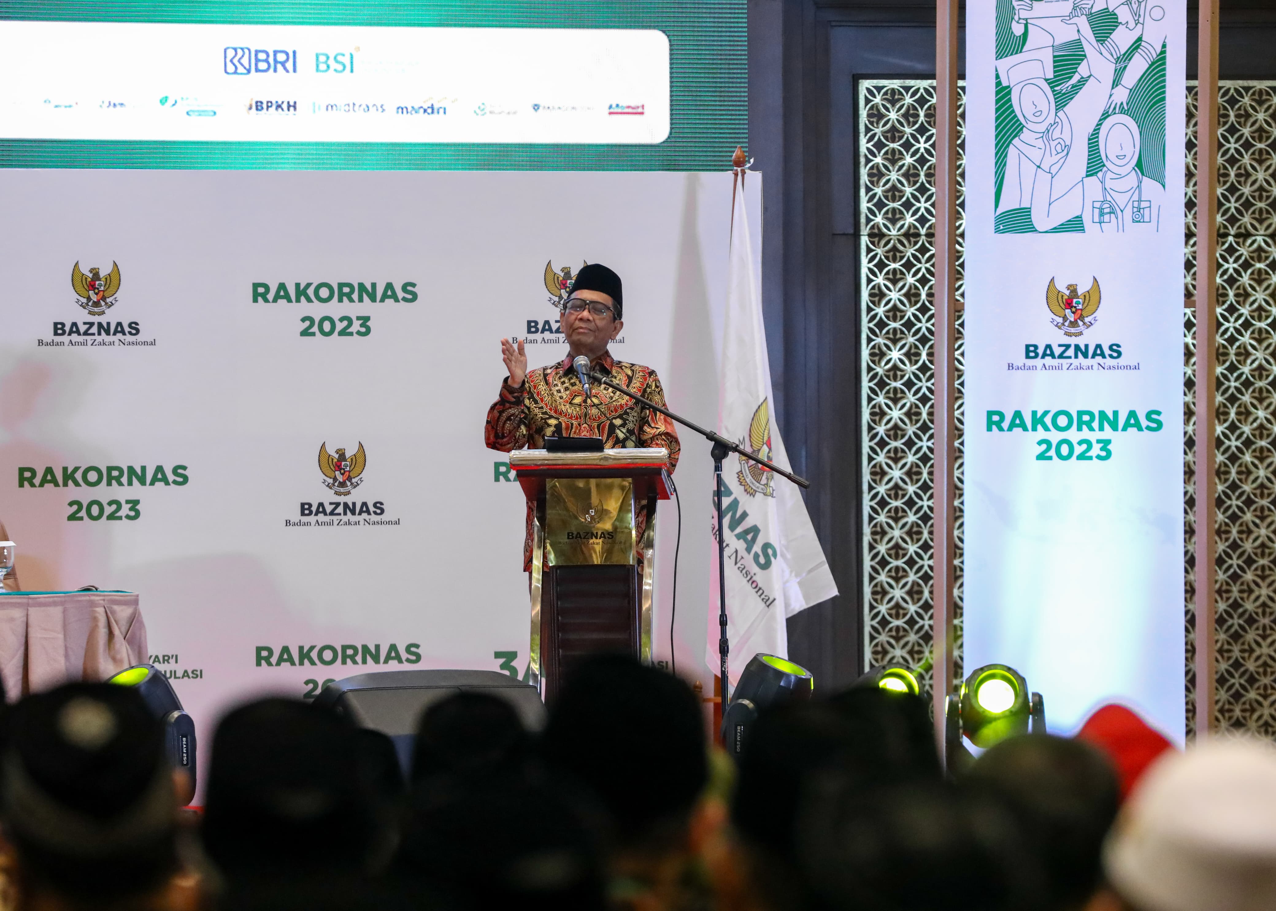 Angka kemiskinan turun, Mahfud dukung program Baznas Angka kemiskinan turun, Mahfud dukung program Baznas