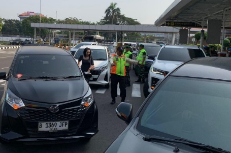 Safe Parking Saves You: Upaya bersama menjaga ketertiban di Bandara Soekarno-Hatta Safe Parking Saves You: Upaya bersama menjaga ketertiban di Bandara Soekarno-Hatta