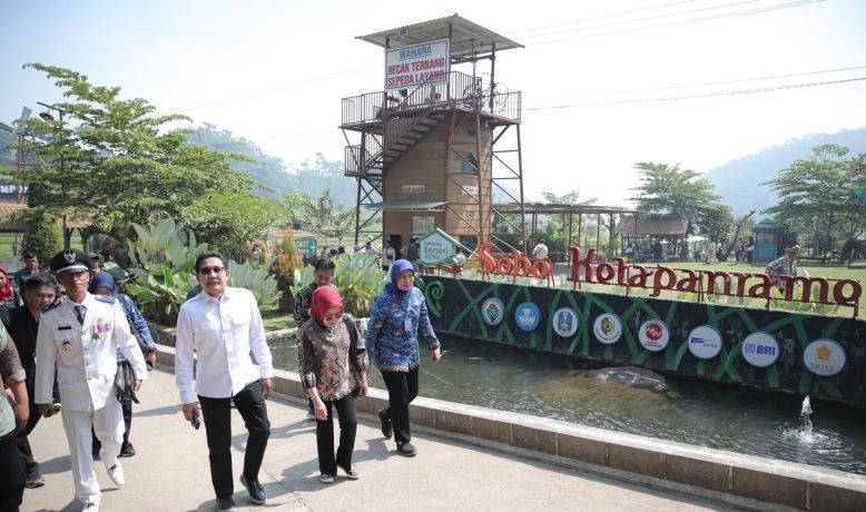 Mendes PDTT apresiasi kemajuan Desa Wisata Ketapanrame Mendes PDTT apresiasi kemajuan Desa Wisata Ketapanrame