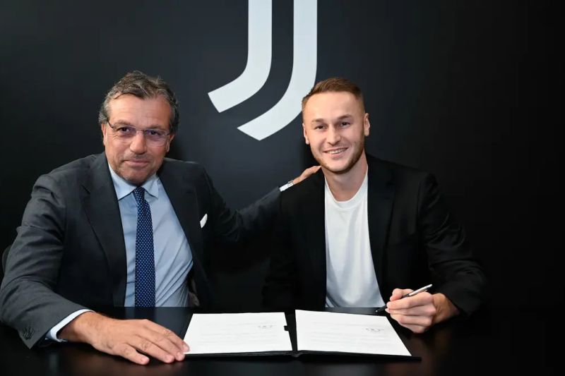 Juventus resmi umumkan transfer Teun Koopmeiners dari Atalanta Juventus resmi umumkan transfer Teun Koopmeiners dari Atalanta