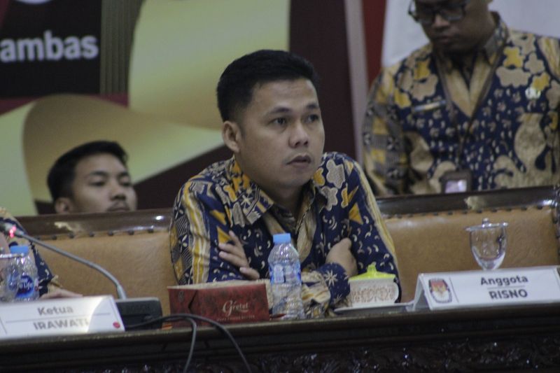 KPU Sambas minta tanggapan masyarakat atas DPS KPU Sambas minta tanggapan masyarakat atas DPS