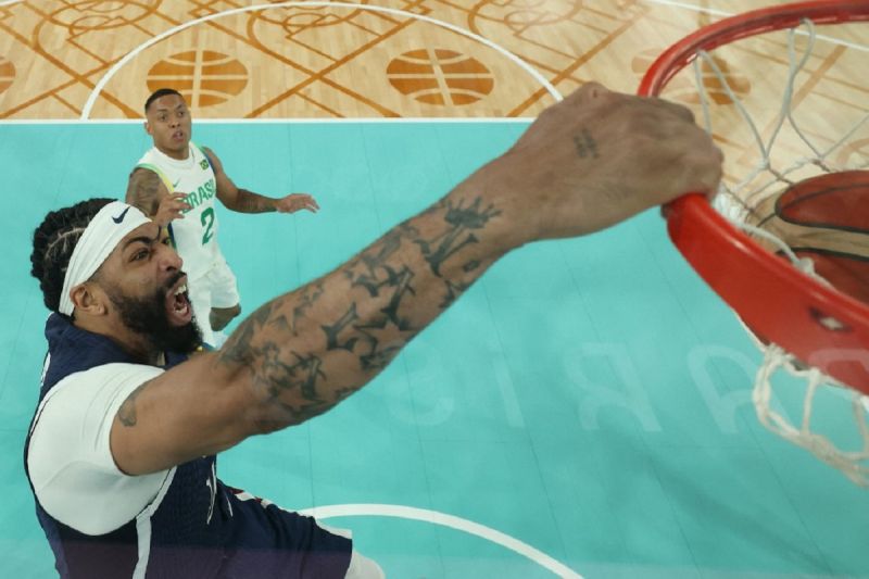 AS semakin dominan menuju semifinal dengan menang 122-87 atas Brasil