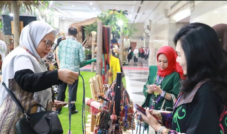 Dekranasda Kaltim tampilkan karya 30 perajin di Kriyanusa 2024