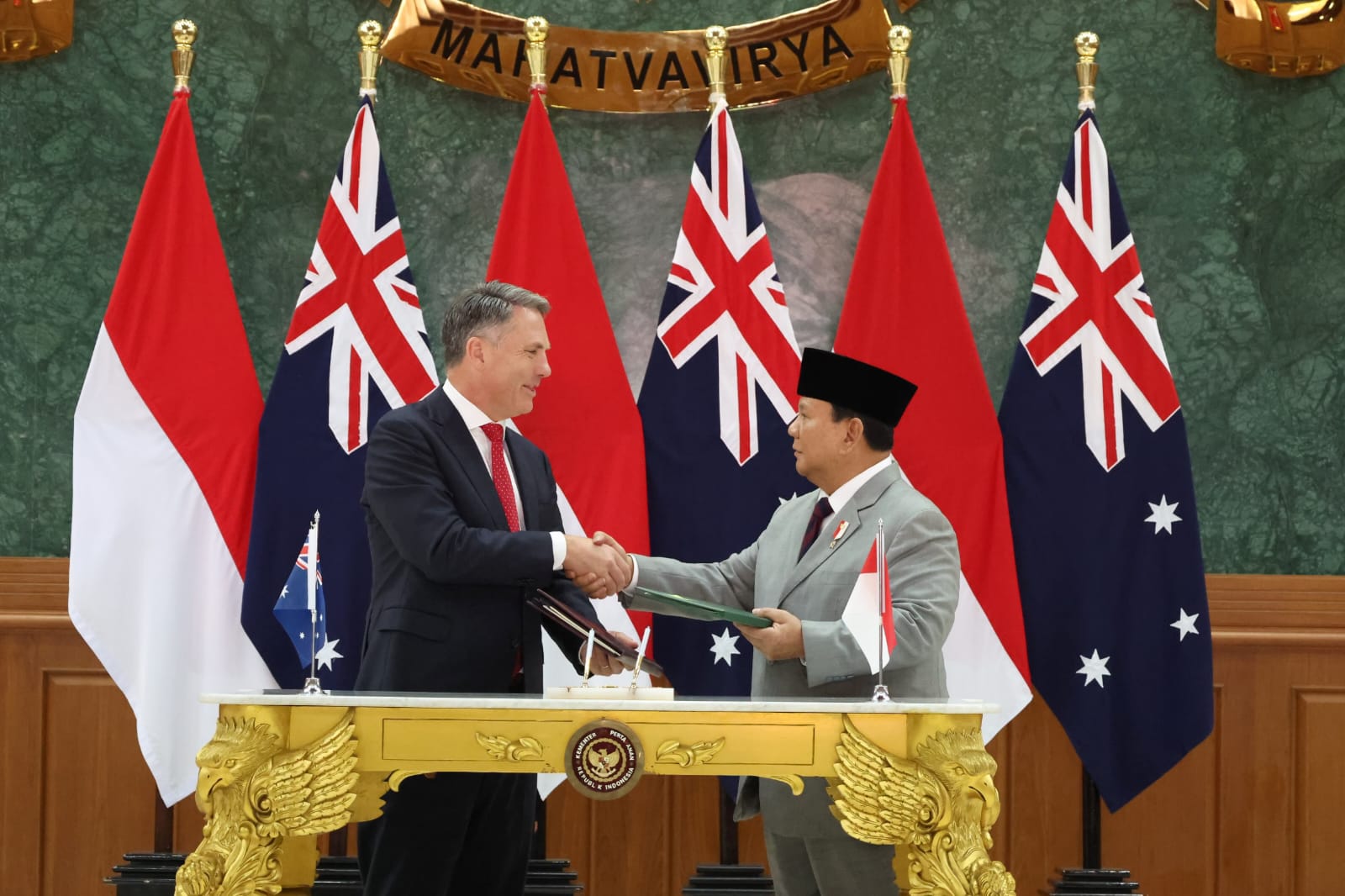 Menhan Prabowo Tanda Tangani Perjanjian Kerja Sama Pertahanan RI-Australia di Akmil Magelang Menhan Prabowo Tanda Tangani Perjanjian Kerja Sama Pertahanan RI-Australia di Akmil Magelang