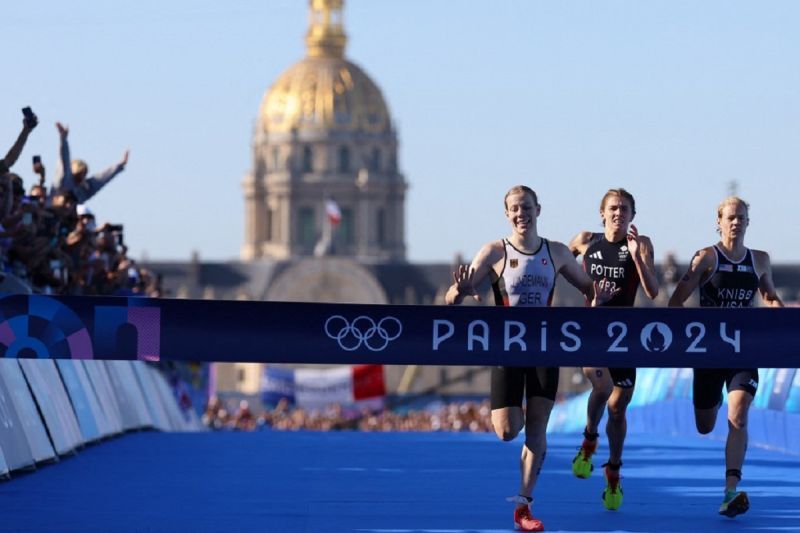Triatlon campuran Jerman raih medali emas di tengah isu air Sungai Seine tercemar Triatlon campuran Jerman raih medali emas di tengah isu air Sungai Seine tercemar