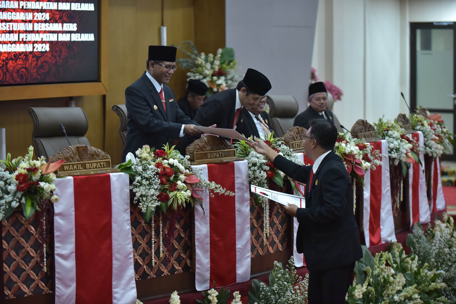 Tiga fraksi di DPRD Boyolali setujui Ranperda Perubahan APBD 2024 Tiga fraksi di DPRD Boyolali setujui Ranperda Perubahan APBD 2024
