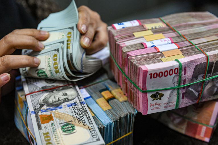 Rupiah Selasa pagi naik 27 poin menjadi Rp15.928 per dolar AS Rupiah Selasa pagi naik 27 poin menjadi Rp15.928 per dolar AS