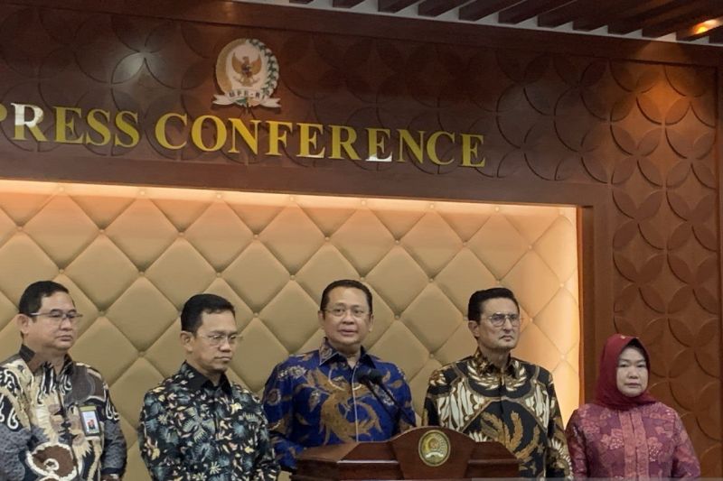 Bamsoet, Bahlil, dan Agus Gumiwang akan berembuk soal pencalonan ketum Bamsoet, Bahlil, dan Agus Gumiwang akan berembuk soal pencalonan ketum