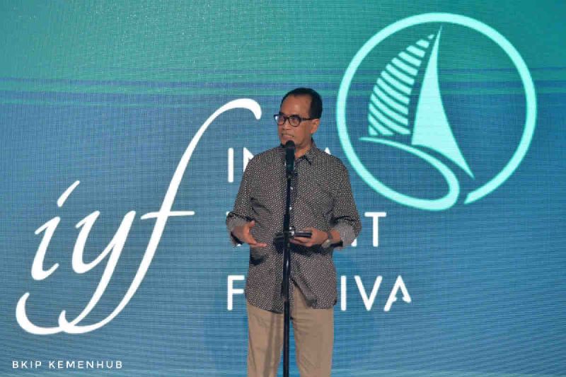 Menhub dukung industri pelayaran majukan wisata bahari Indonesia Menhub dukung industri pelayaran majukan wisata bahari Indonesia