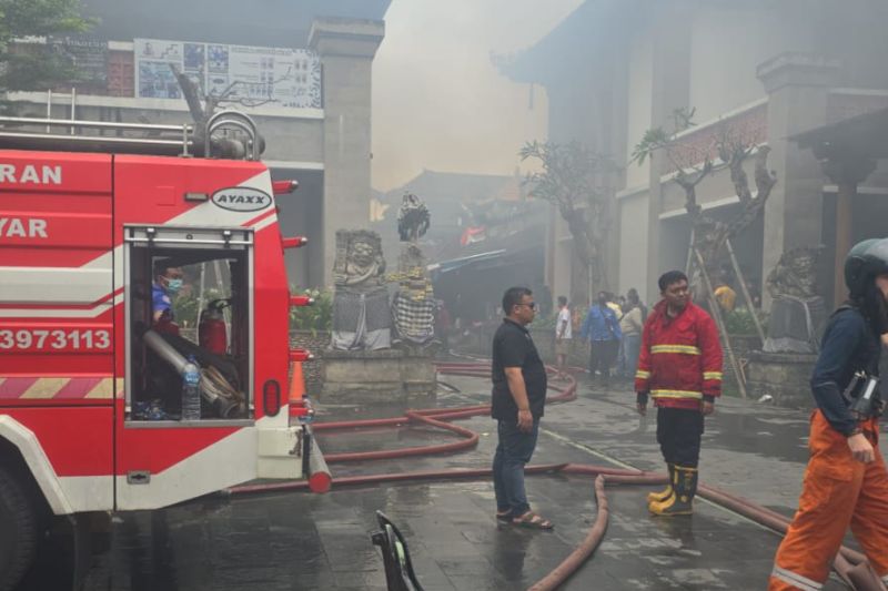 Polisi duga kebakaran Pasar Seni Ubud berawal dari kios penjual kain Polisi duga kebakaran Pasar Seni Ubud berawal dari kios penjual kain