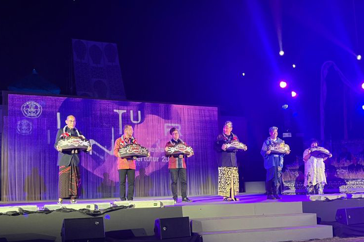 Ratusan seniman berpartisipasi dalam Indonesia Bertutur 2024