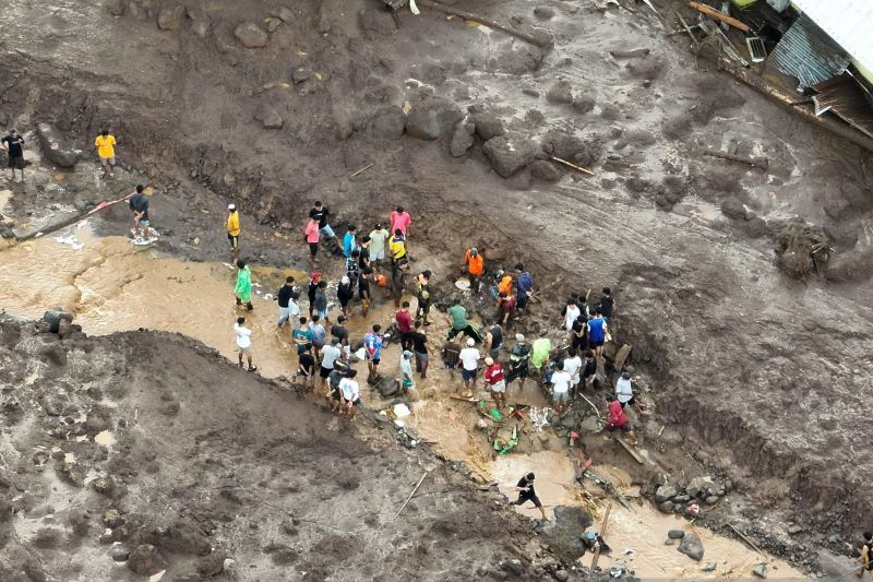 BNPB maksimalkan pompa alkon cari korban banjir bandang di Ternate BNPB maksimalkan pompa alkon cari korban banjir bandang di Ternate