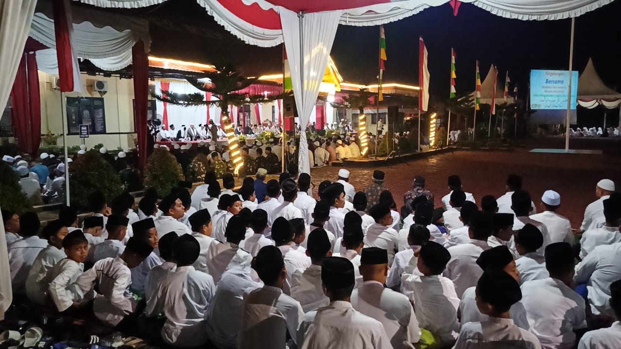 5.000 jamaah hadiri acara Zikir Akbar dan Doa Bersama di Polres Aceh Utara 5.000 jamaah hadiri acara Zikir Akbar dan Doa Bersama di Polres Aceh Utara