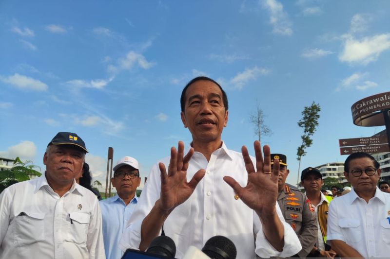 Presiden Jokowi cek kesiapan penyelenggaraan upacara 17 Agustus di IKN Presiden Jokowi cek kesiapan penyelenggaraan upacara 17 Agustus di IKN