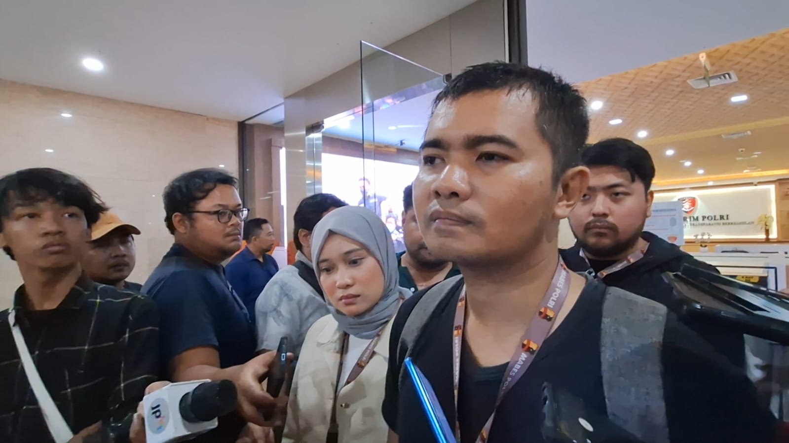Ayah balita 8 bulan diduga korban penganiayaan pemilik Daycare di Depok, minta Bareskrim turun tangan Ayah balita 8 bulan diduga korban penganiayaan pemilik Daycare di Depok, minta Bareskrim turun tangan