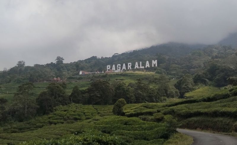 BPBD imbau pendaki tak mendekati kawah Dempo radius satu kilometer