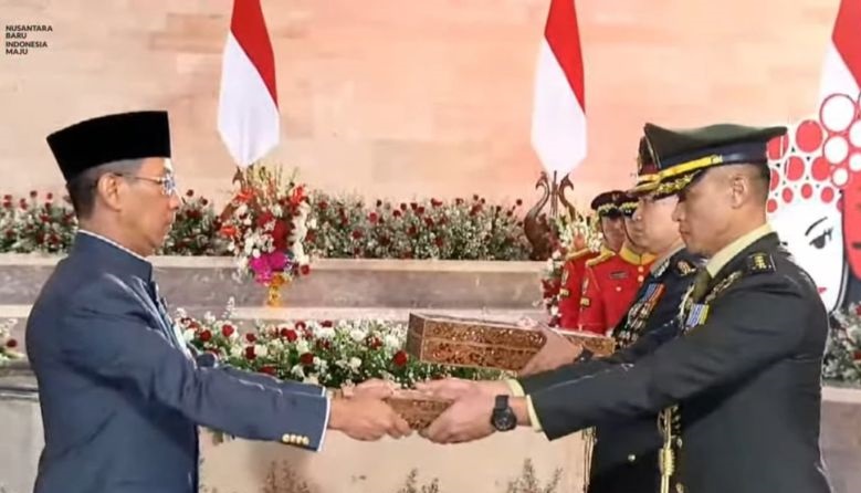 Kasetpres Heru Budi lepas Bendera Pusaka-Teks Proklamasi dari Monas