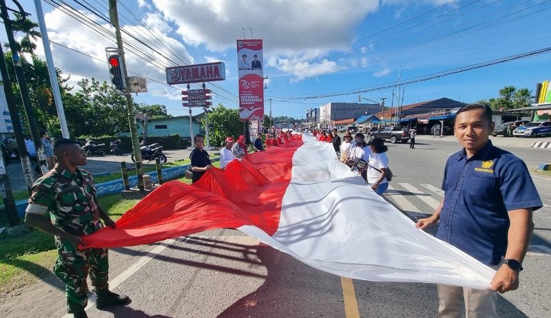 Forkopimda Papua Barat bentangkan bendera merah putih 13.270 meter