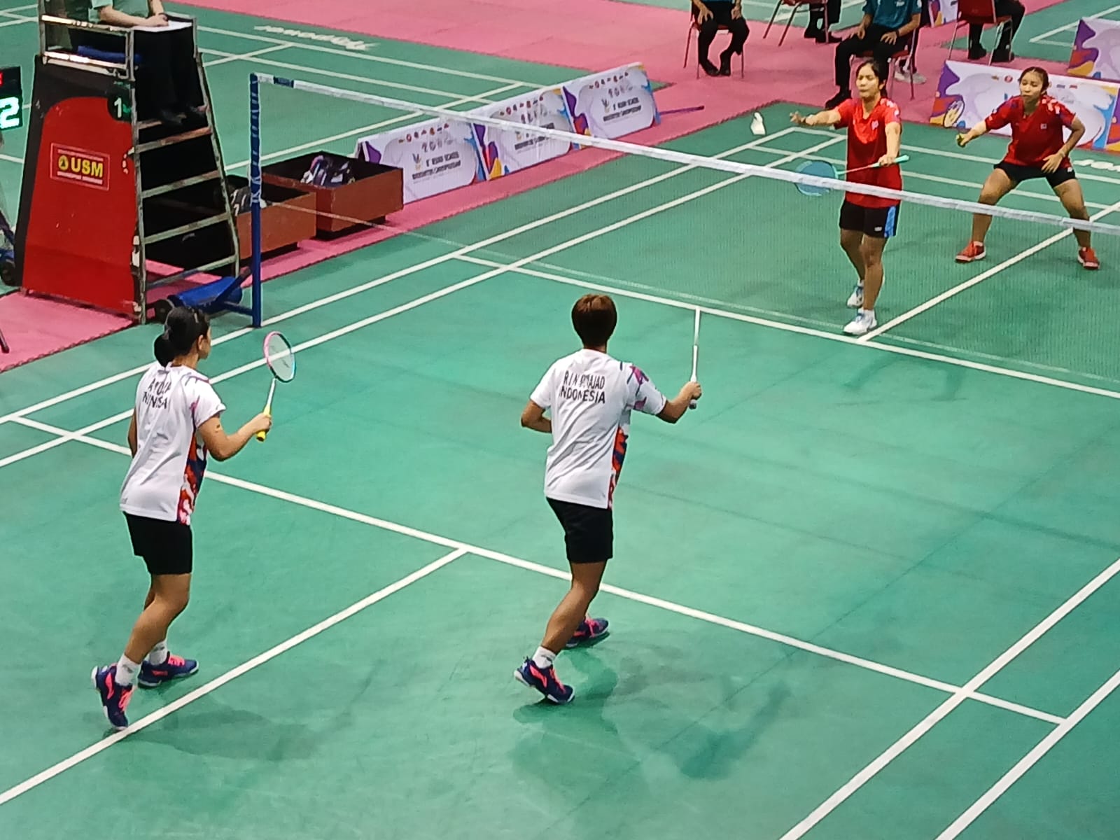 Beregu putra - putri Indonesia sabet emas di Asian School Badminton Championship 2024