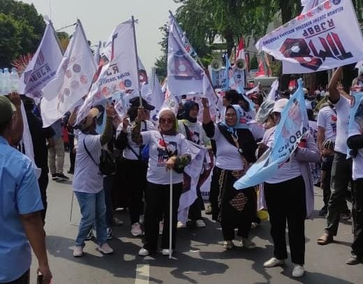 Tim 8 RJP antar Ridwan Kamil Ke KPU Jakarta Tim 8 RJP antar Ridwan Kamil Ke KPU Jakarta
