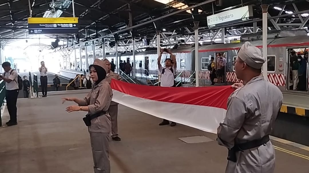 Detik-detik Proklamasi di Stasiun Yogyakarta, pekik merdeka menggema Detik-detik Proklamasi di Stasiun Yogyakarta, pekik merdeka menggema