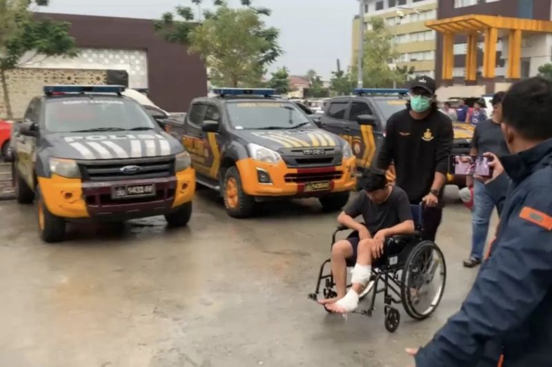 Polda Riau bekuk rampok berkaos polisi yang gasak BRI Link Rp70 juta Polda Riau bekuk rampok berkaos polisi yang gasak BRI Link Rp70 juta