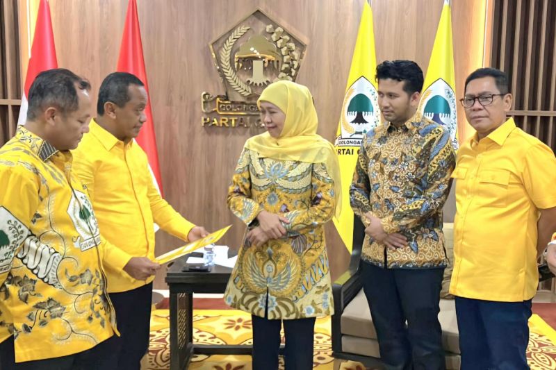 Khofifah-Emil terima B1 KWK Partai Golkar Khofifah-Emil terima B1 KWK Partai Golkar
