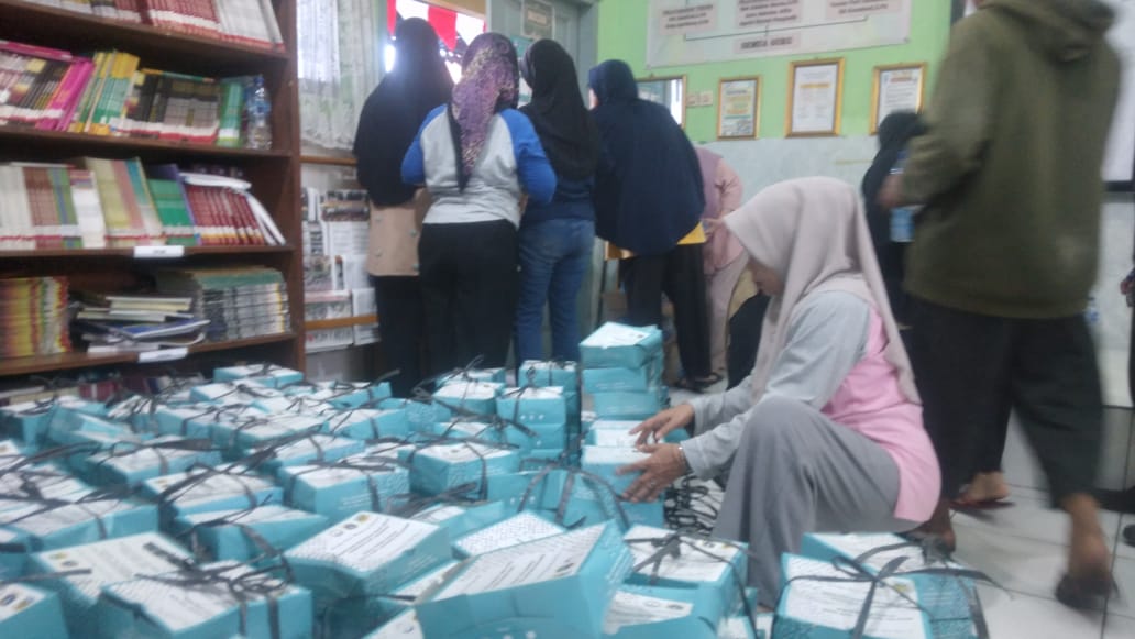 Bantuan terus mengalir bagi korban kebakaran Manggarai Bantuan terus mengalir bagi korban kebakaran Manggarai