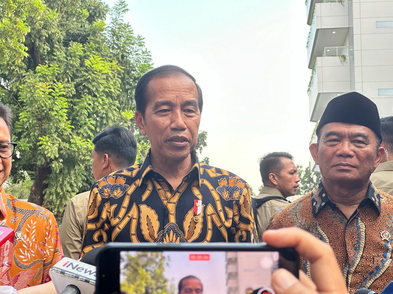 Tri Rismaharini bertemu presiden terkait pencalonannya jadi cagub Jatim, Jokowi: ya saya izinkan