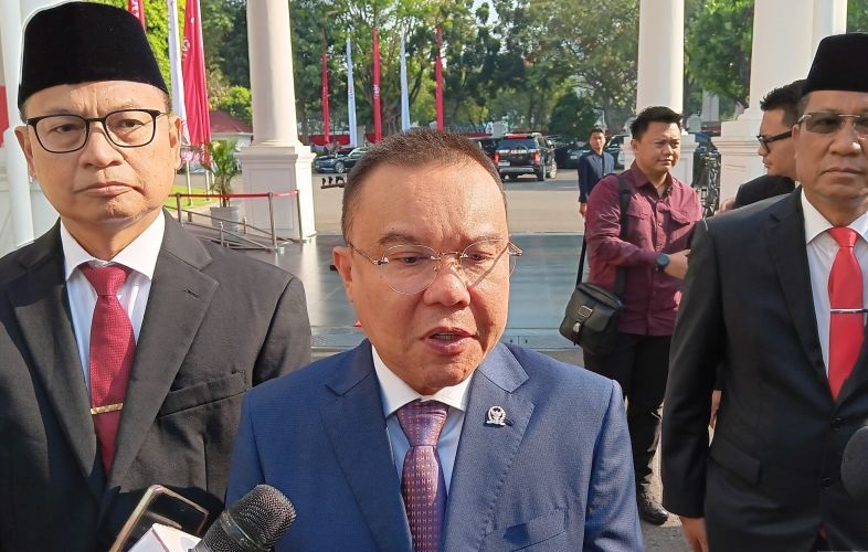 Ketua Harian Gerindra antar rekan yang dilantik Presiden ke Istana Ketua Harian Gerindra antar rekan yang dilantik Presiden ke Istana